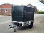 Koch-Anhänger Typ 4.13 Planenanhänger Edition 35 1300kg 250x125x160cm Aluminium mit schwarzer Plane - Image 6
